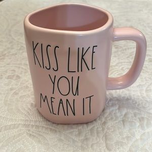 Rae Dunn Kiss Like You Mean It mug‎